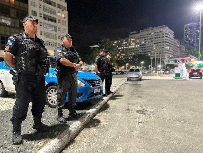 Hinchas De Fluminense Atacaron En Copacabana A Un Grupo De Boca Y