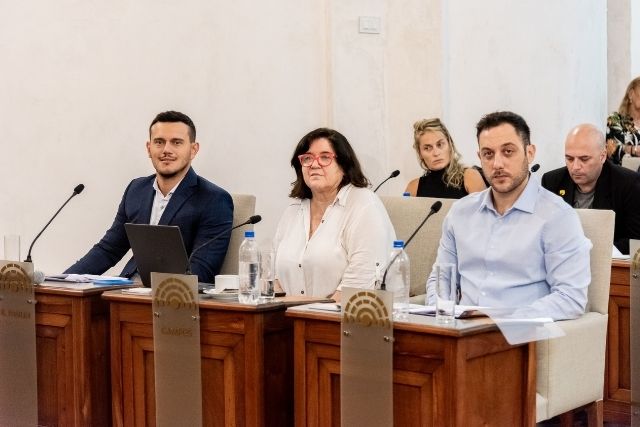 Los concejales Leandro Fernández, Maximiliano Rodríguez Paulín, Silvia Campos, Rosana Toso y Pablo Donadío